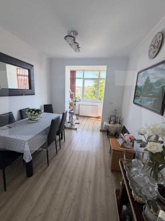 Apartament cu 3 camere, decomandat, 63 mp, zona Plevna - la