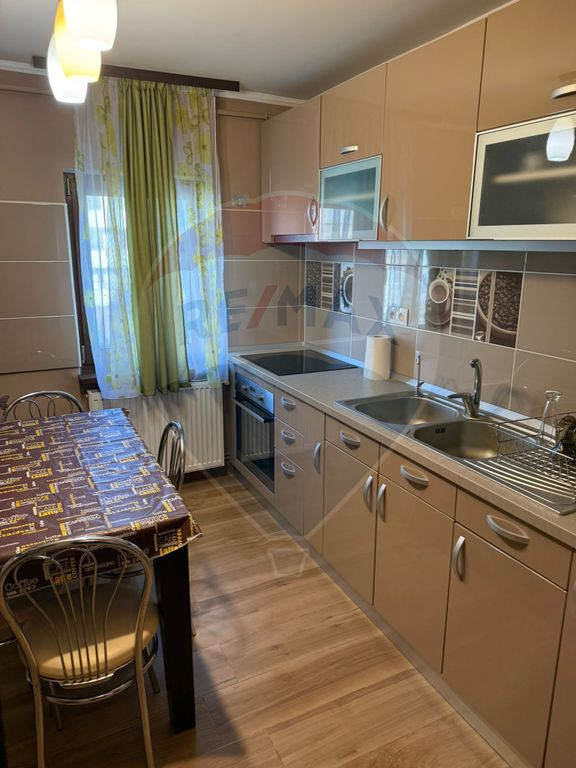 PRIMA INCHIRIERE APARTAMENT 4 camere zona centrala