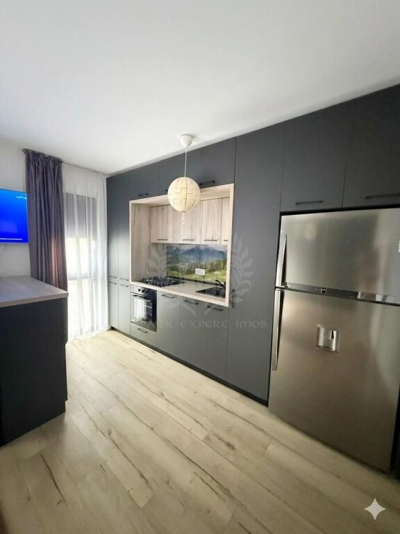 //2 CAMERE// ULTRACENTRAL//
