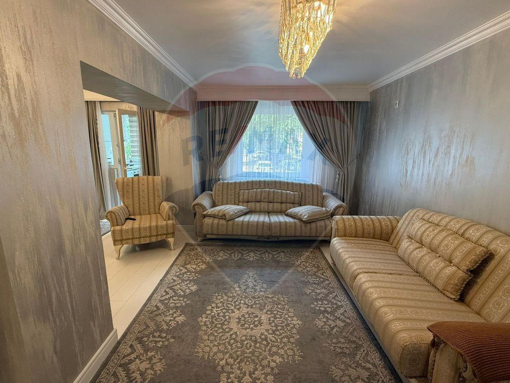 VANZARE Apartament cu 4 camere in zona Dristor