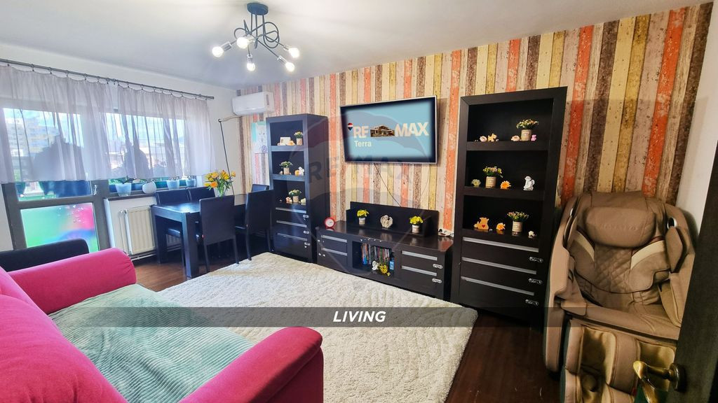 Apartament ultracentral 3 camere – vedere oraș și mun...