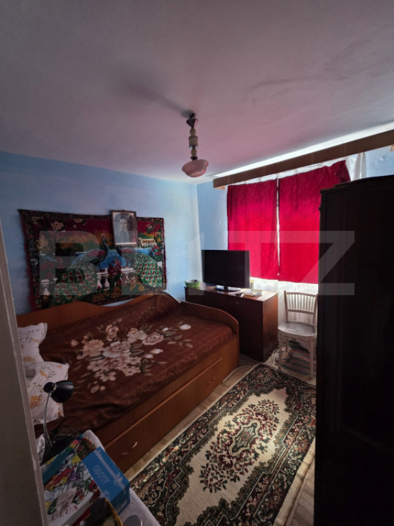 Apartament 3 camere, semidecomandat, 47 mp, zona M40