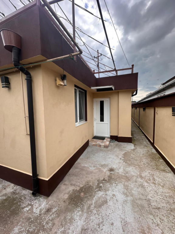 Casă 3 Camere de vânzare in Medeea – CET | Curte 195 mp