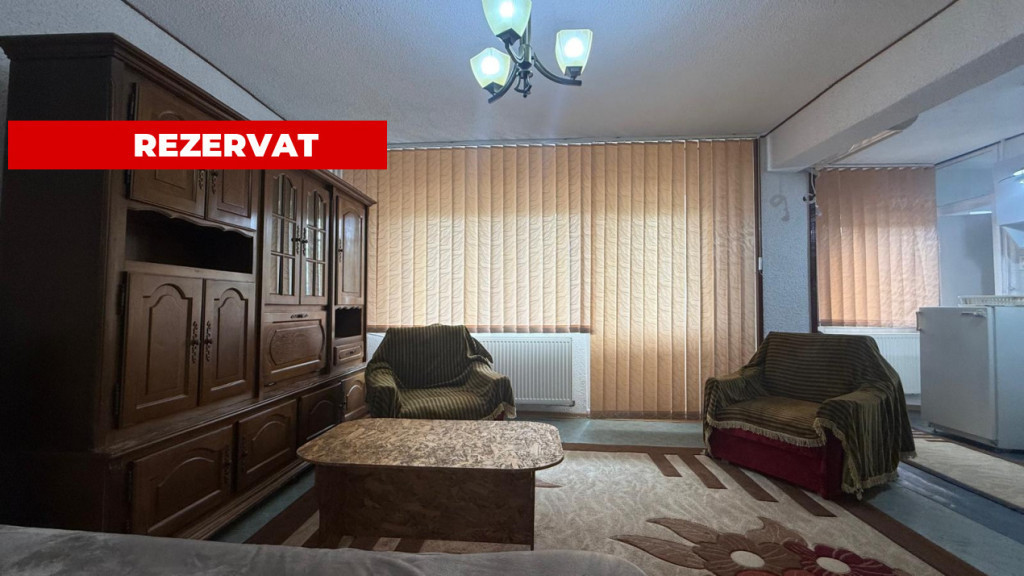 Garsonieră cu balcon, 35.84 mp, etaj 1, Strada Lupeni - Plo