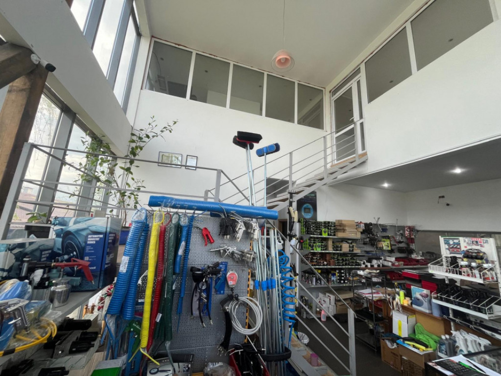 Spațiu comercial 564 mp + hală 274 mp | Teren 1.839 mp | z