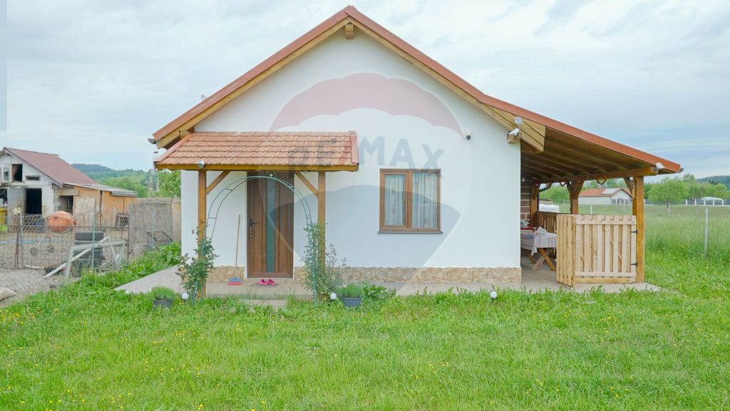 Teren Intravilan + Casa de vacanta Acris | Vama Buzaului ...