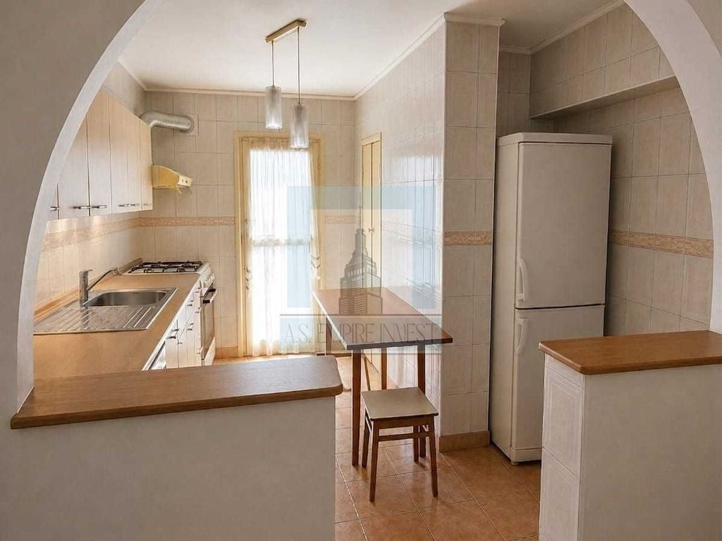 Apartament 3 camere - decomandat - Răcădău, Brașov