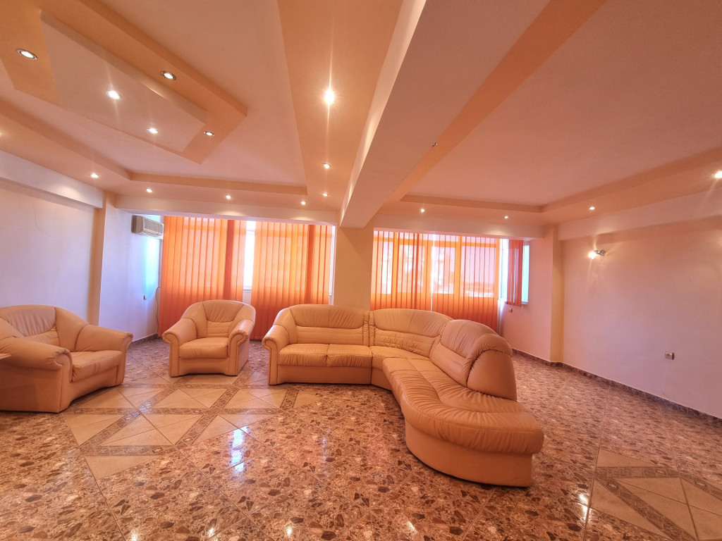 Apartament-spectacol/ 101 mp utili/ living de 54 mp! Unic î