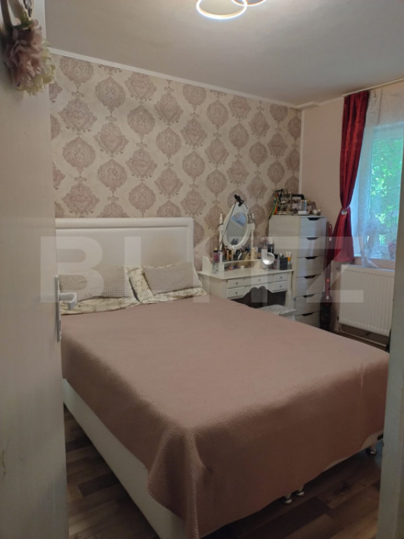 Apartament cu 3 camere, zona Licee