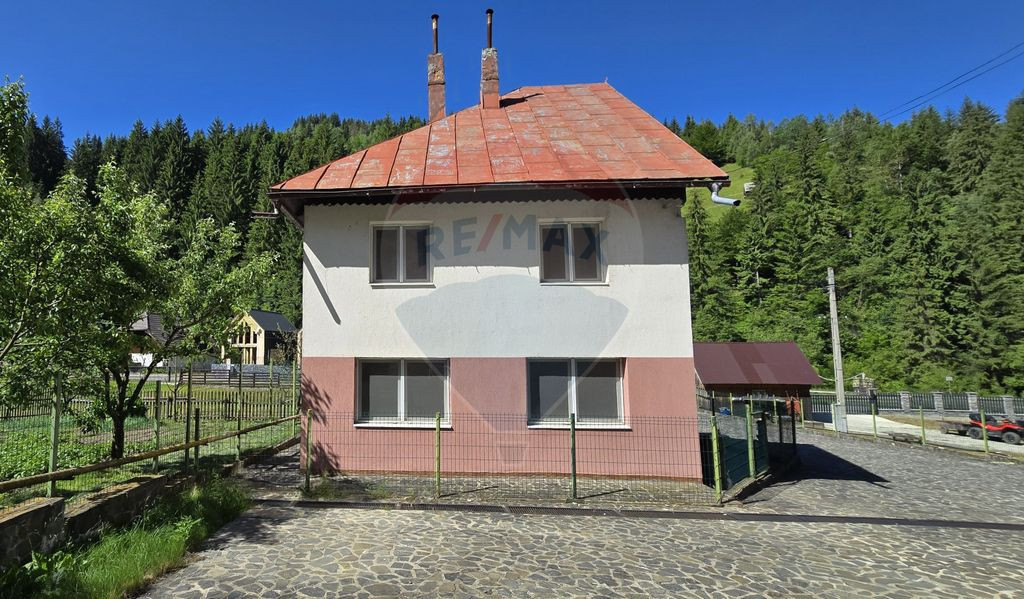 Casă / Vilă Moeciu de Sus, 6 camere, sub pretul pietei