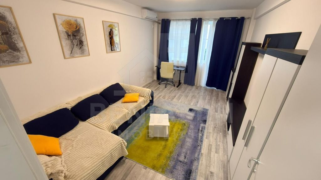 2 camere - bloc nou -2 bai - curte 70mp - 2 parcari - Hap...