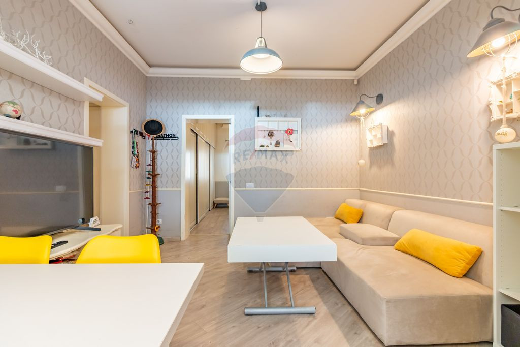 Apartament 4 camere de inchiriat in vila/ parter/ curte p...