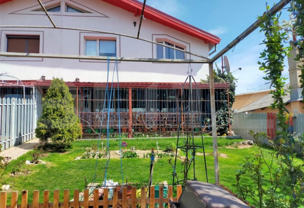 Casa tip dulpex de vânzare, 250 mp, cartier Filesti