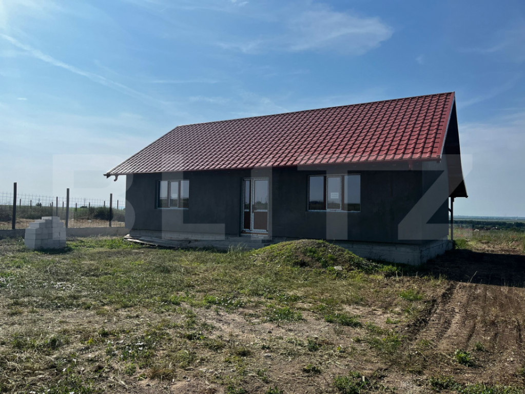 Casa de vanzare, 150 mp, zona Sendreni