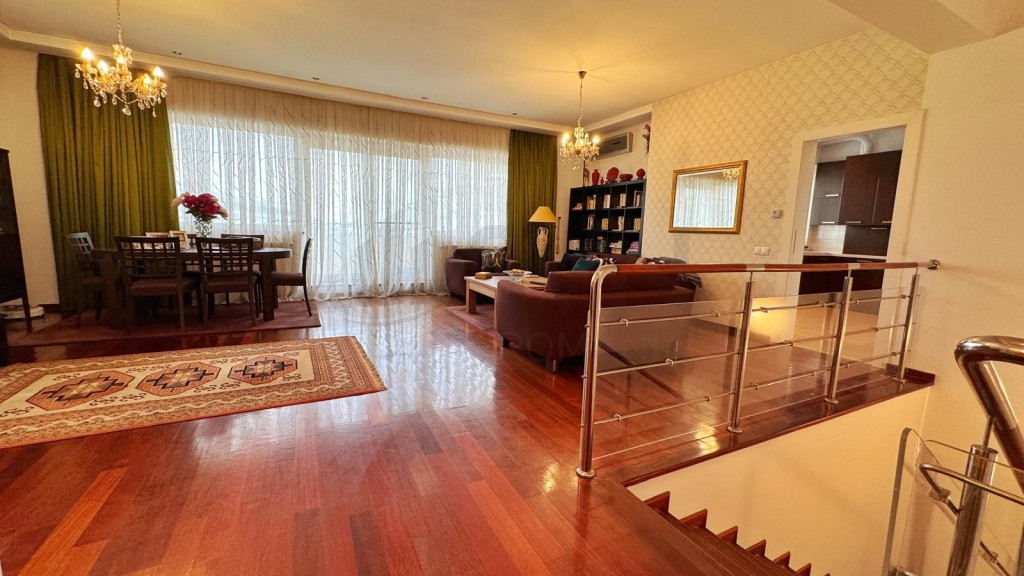 Duplex l Sos.Nordului l Parcare