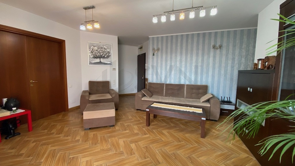 Apartament 3 camere in complex securizat