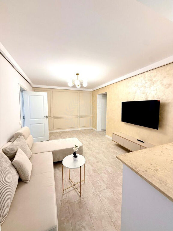 //2 CAMERE// DEMOCRATIEI//