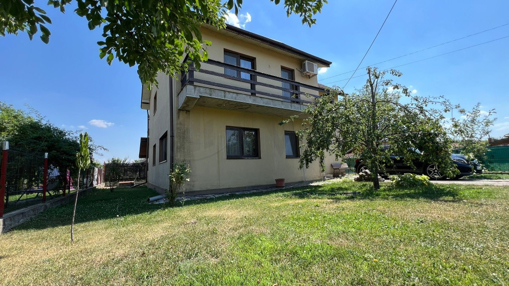 Vila 4 camere Cornetu
