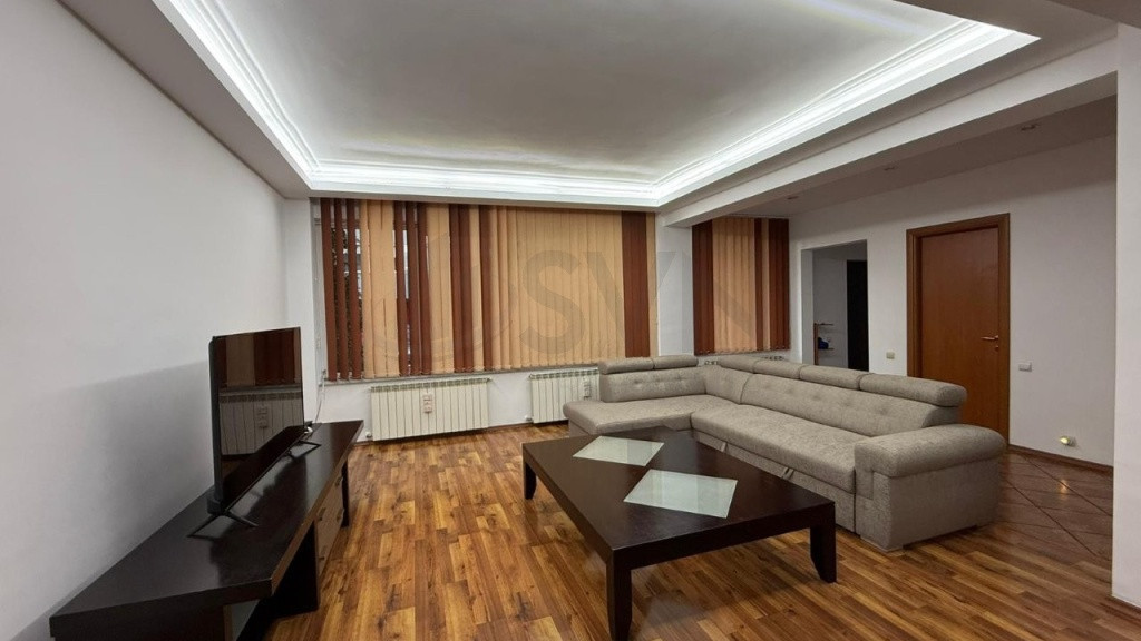 Ion Mihalache l Vila l 370 mp l 5 camere