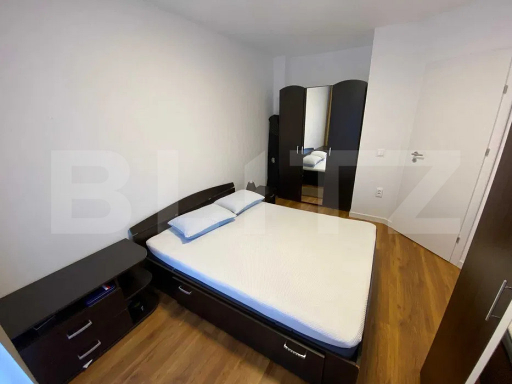 Apartament 3 camere, parcare, zona Terra