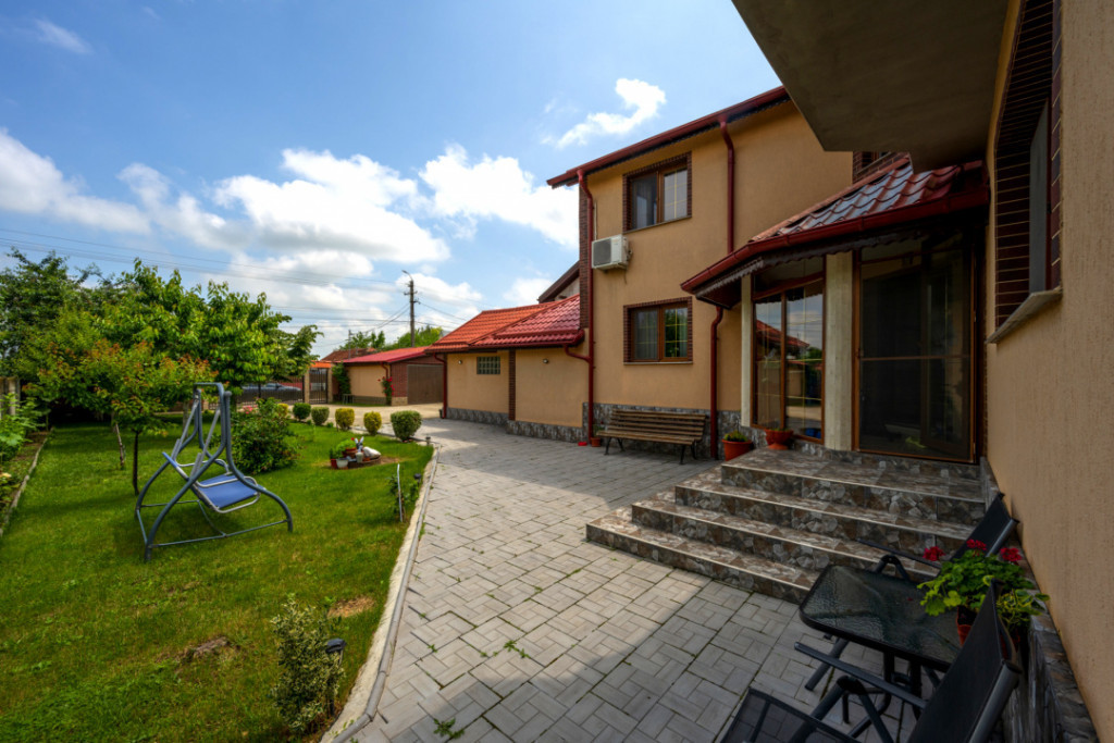 Afumați – Trandafirului, casă cărămidă 6 camere, tere