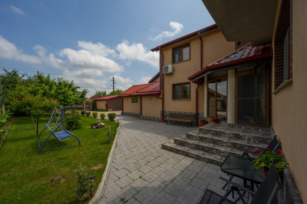 Afumați – Trandafirului, casă cărămidă 6 camere, tere