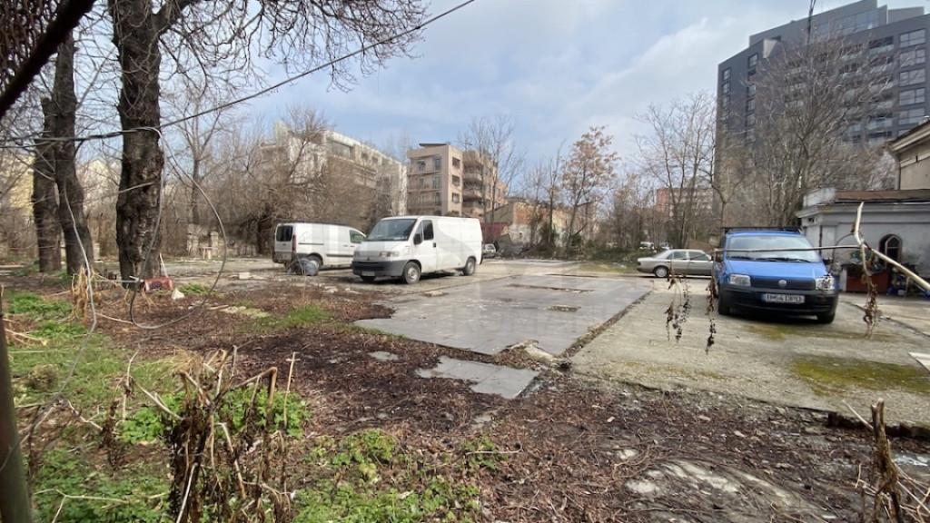 Teren 3113 mp - Piata Romana