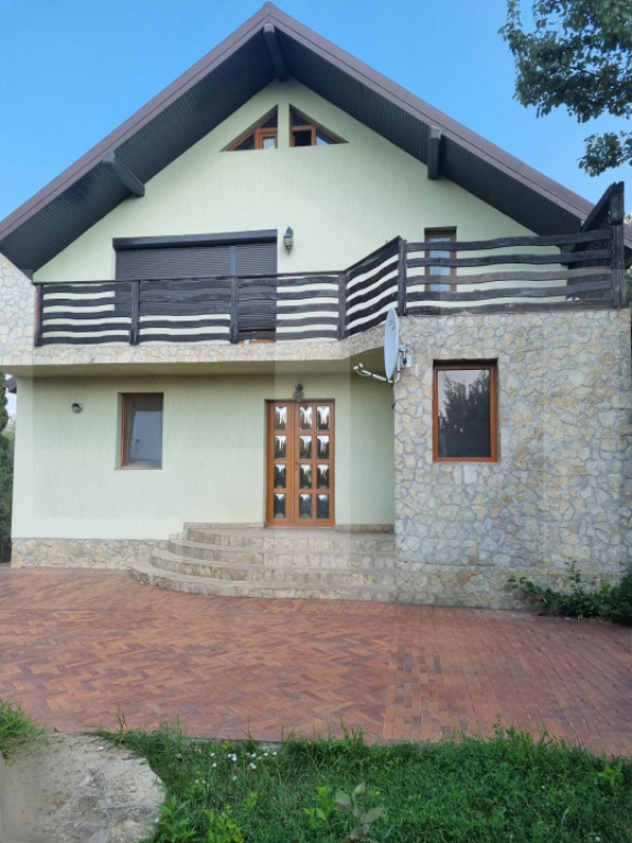 Casă individuală S+P+ET1+M 400 mp, teren 700 mp, Zona BUCO