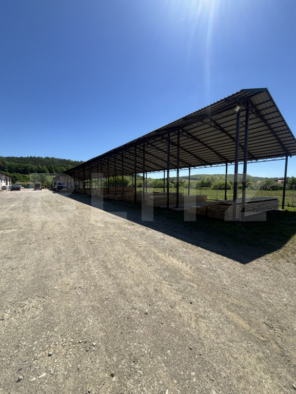 Spatiu industrial, in aproprierea nodului rutier A3