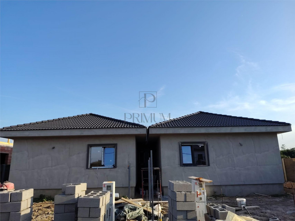 Comision 0. Mo#537;ni#539;a Nou#259;, Duplex cu 3 dormitoare