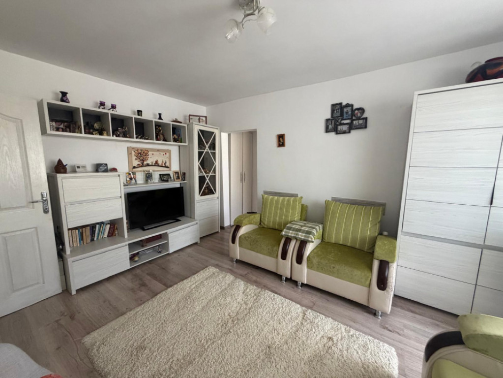 Apartament cu 2 camere, zona Hurmuzachi, Radauti