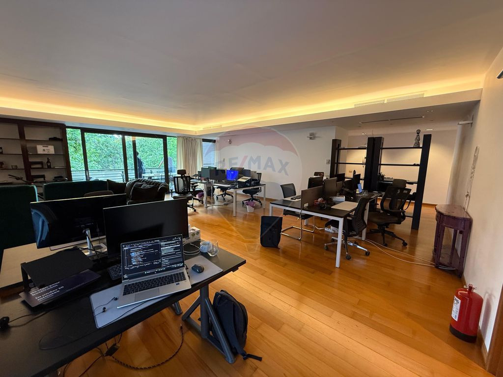 INCHIRIERE Apartament cu 3 camere in zona Primaverii