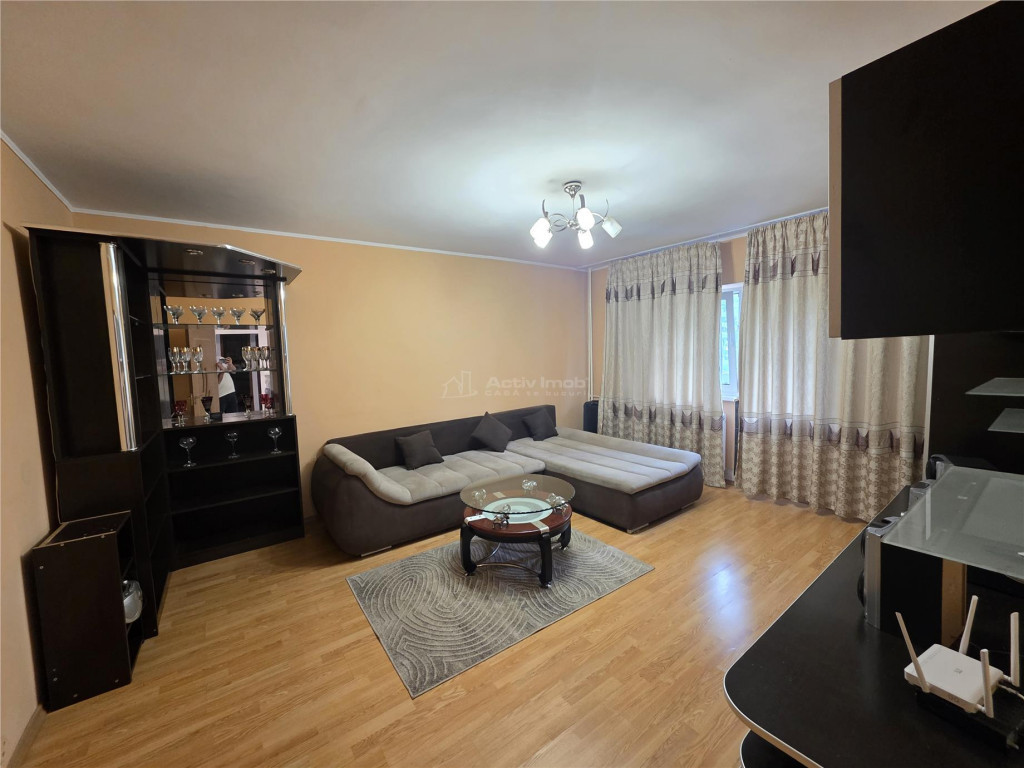 2 camere decomandat - Novaci - Sebastian