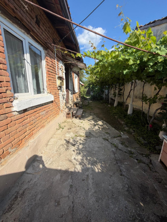 Casa de vanzare, toate utilitatile, 50 mp, 500 mp teren, Fil