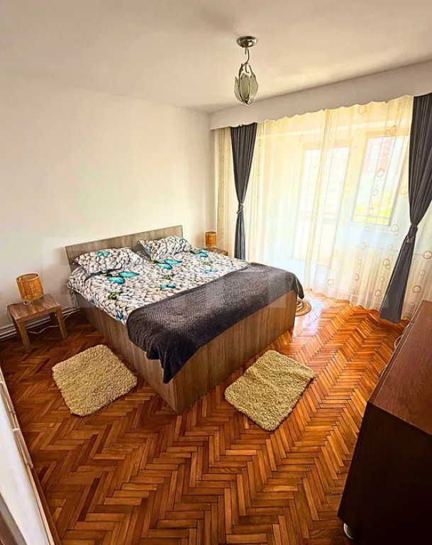 Apartament 3 camere, decomandat, 90 mp, zona strazii Doroban