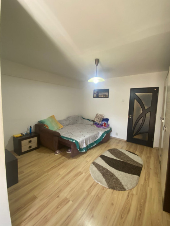 Redus Garsonieră 31 mp, complet mobilată și utilată, zon