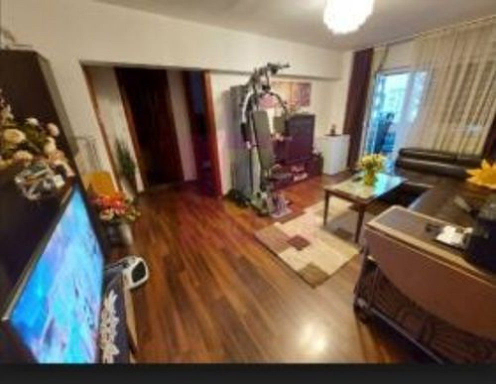 Apartament 3 camere Mihail Sebastian- Razoare.