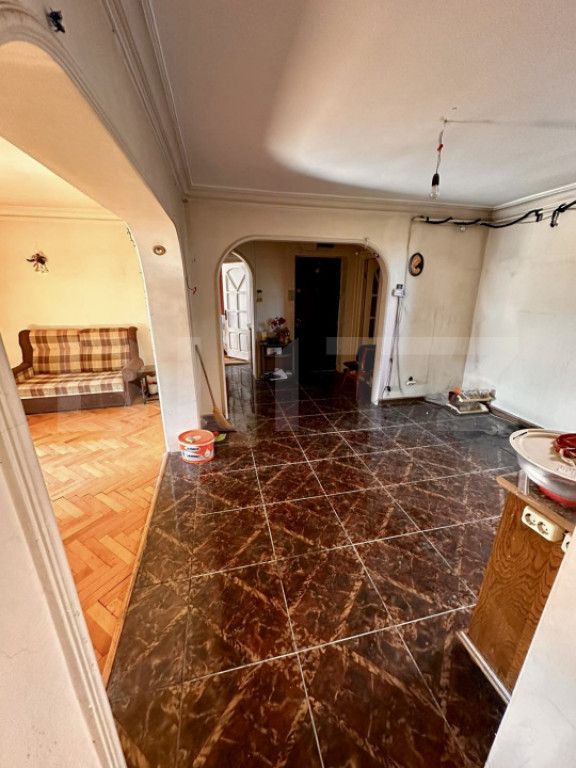 Apartament 4 camere, 81 mp, zona Dambu Pietros