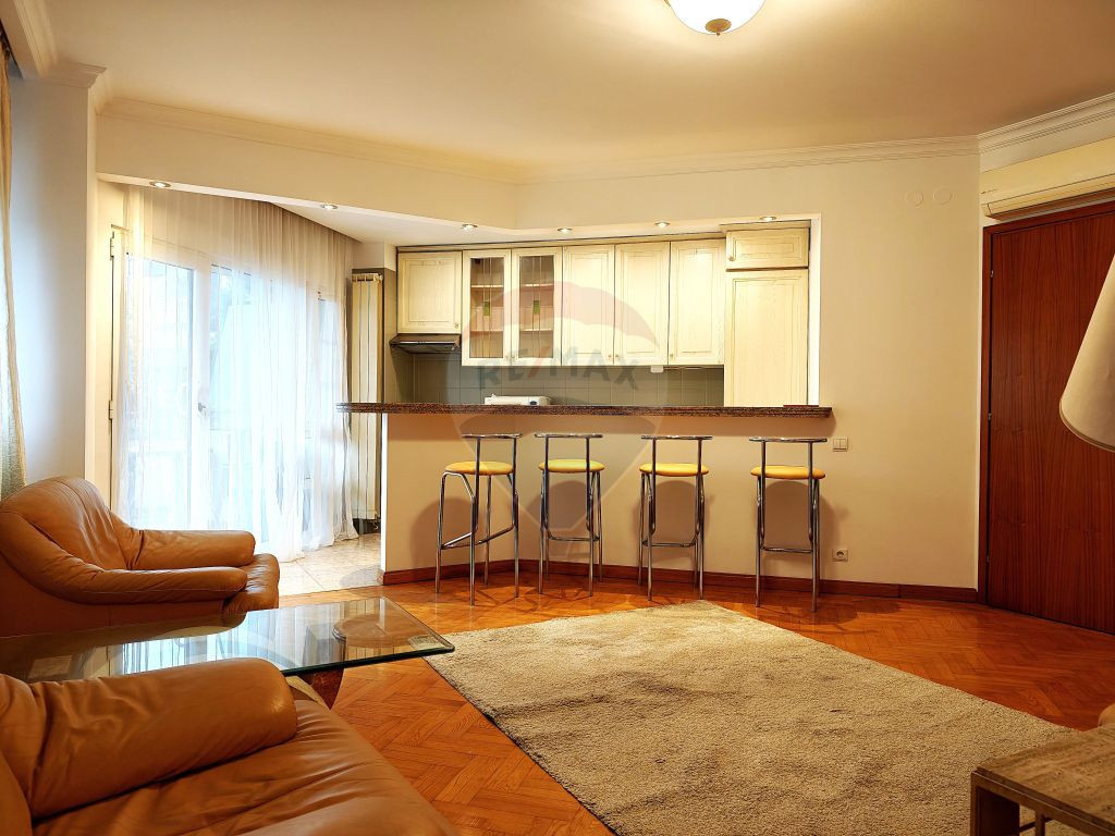 Apartament cu garaj de închiriat în cartierul Primăverii