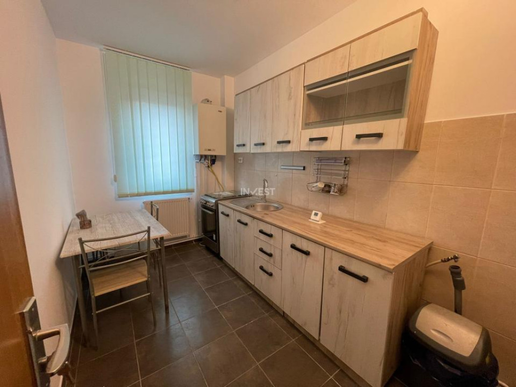 Apartament 3 camere, decomandat, zona Pacurari- Gradina Bota