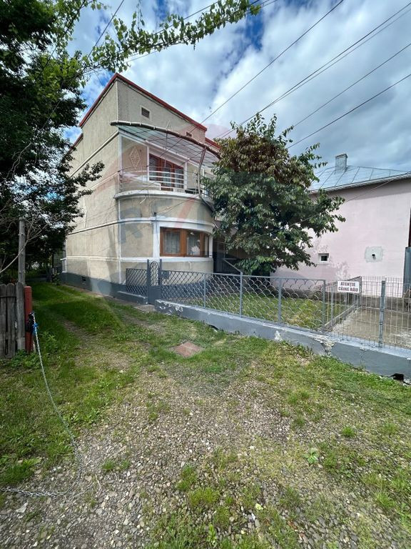 Casă de vânzare | Rădăuți | Ștefan cel Mare + 2 garaje