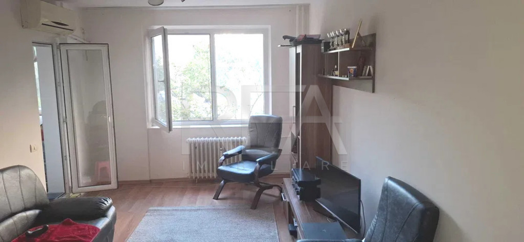 3 camere Dristor decomandat, et. 2, an 1984, metrou, 68 mp