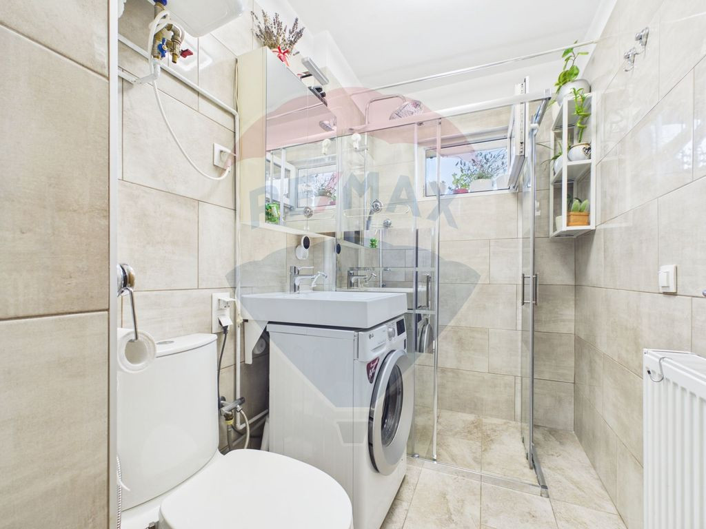 Apartament cu 2 camere de vânzare în zona Titan