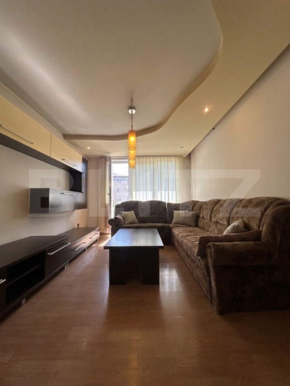 Apartament luminos, de 68 mp, gata de mutare