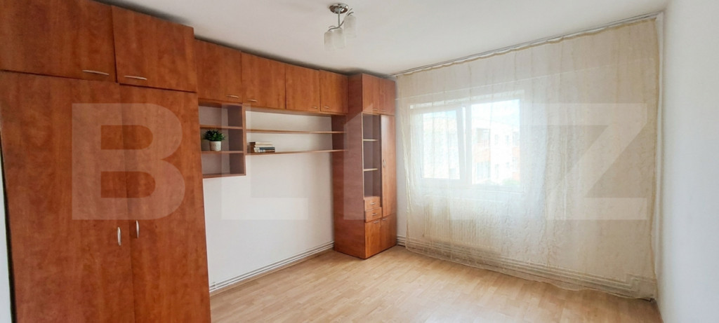 Garsonieră decomandata în Tractorul — centrală proprie,