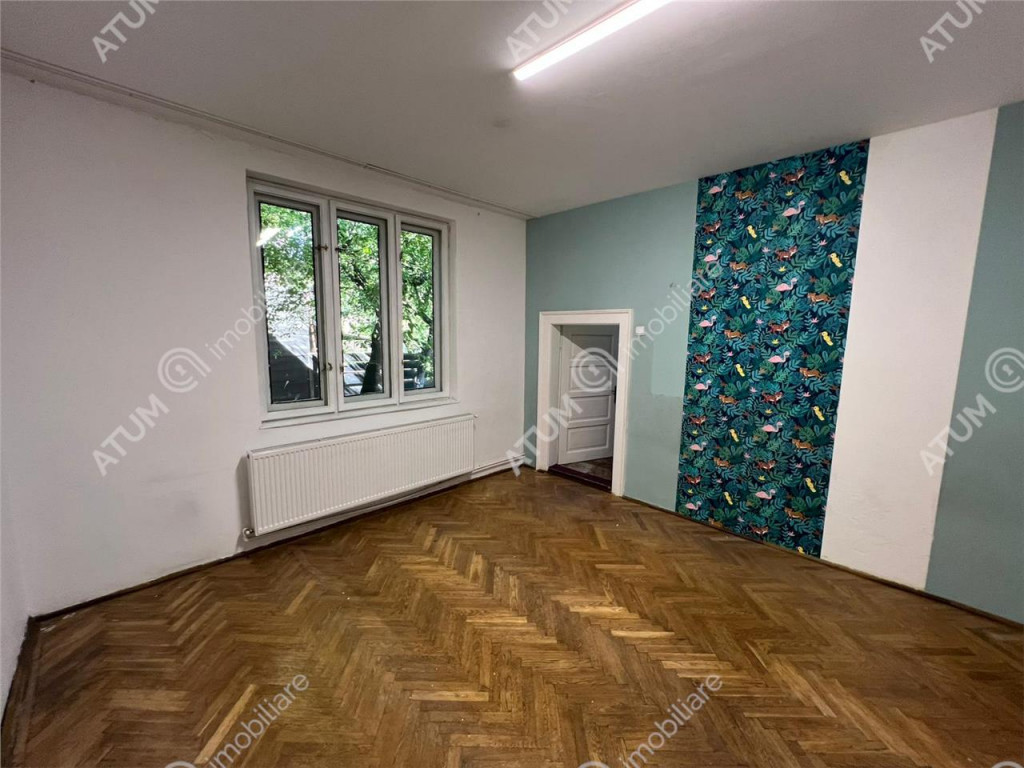 Casa individuala 3 camere garaj si teren 200 mp Calea Dumbra