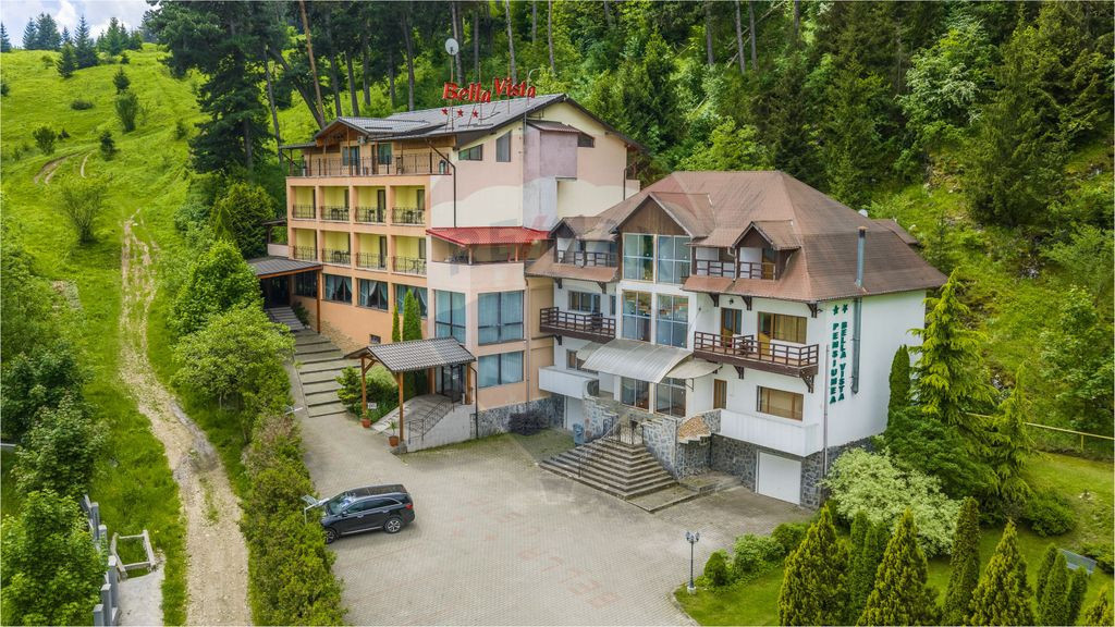 Hotel / Pensiune cu 30 camere de vanzare| Sala Evenimente...