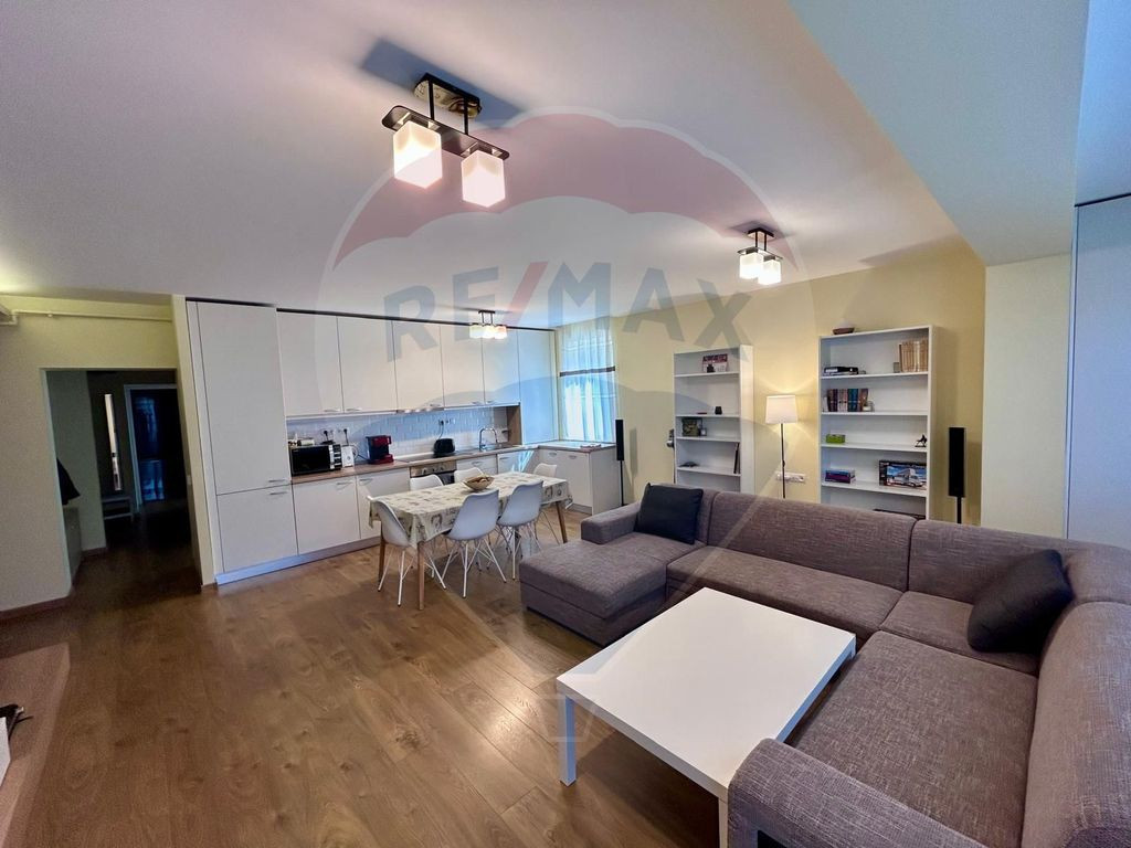 Apartament deosebit cu curte interioara privata – Zonă...