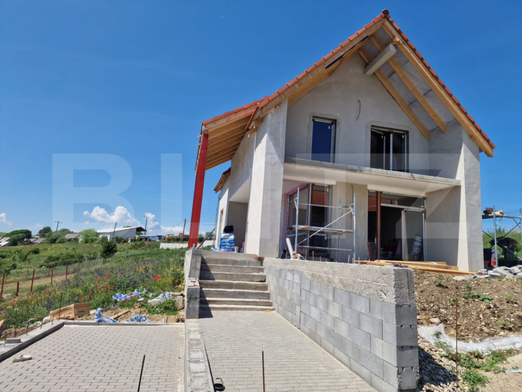 Casă P+1 cu terase spațioase, grădină și 2 locuri de p