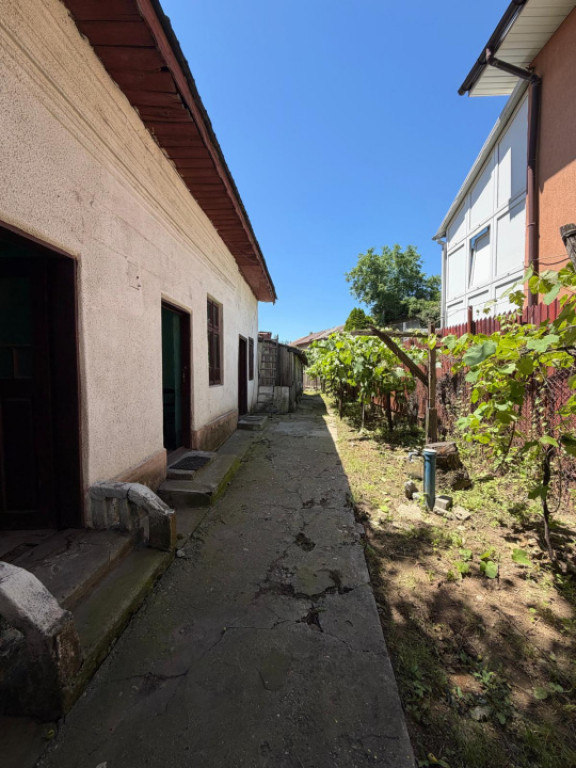 Casa 45 mp, teren 519 mp, deschidere 11,51 ml, zona Bariera